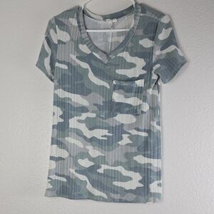 3/$15 BomBom - Women's Camo Tee Size Small